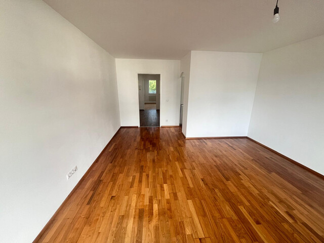 56m2, 2-Zimmer-Wohlfühlwohnung, provisionsfrei, renoviert für Single oder Paar, Balkonblick zur Karrenseilbahn...
