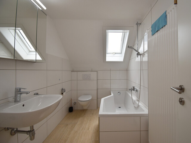 Sanierte 4-Zimmer Dachgeschosswohnung!