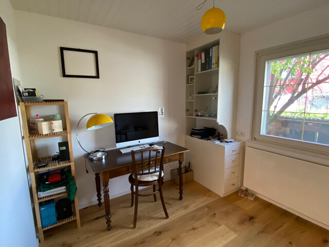 Schöne Wohnung/halbes Haus in schönem Wohngebiet 