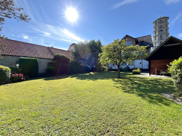 Charme trifft Potenzial – geräumiges Stadthaus auf großem Grundstück in guter Lage zu verkaufen!