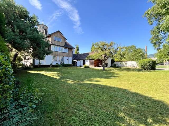 Charme trifft Potenzial – geräumiges Stadthaus auf großem Grundstück in guter Lage zu verkaufen!