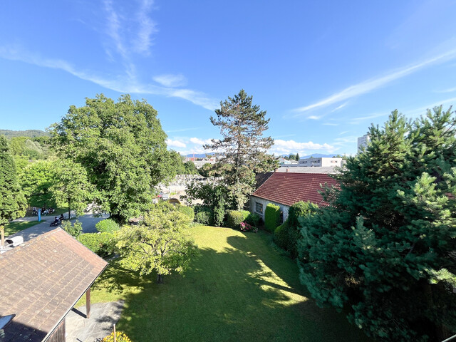 Charme trifft Potenzial – geräumiges Stadthaus auf großem Grundstück in guter Lage zu verkaufen!