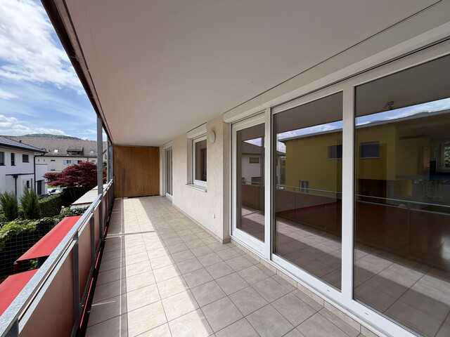 Schöne und sonnige  3-Zimmer-Wohnung mit 2 Tiefgaragenplätzen