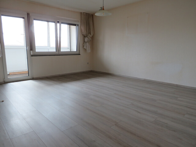 Renovierte 3-Zi-Wohnung mit guter Infrastruktur!