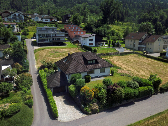 Villa im Landhausstil mit großem Grundstück in Feldkirch-Tisis