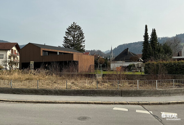 Sonniges Grundstück in zentraler Lage von Schwarzach
