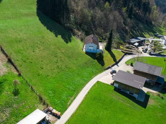  Attraktives Baugrundstück mit Hanglage – Ortsteil Schütz
