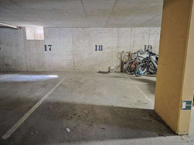 Sehr gepflegte 2-Zimmer-Wohnung mit Balkon und Tiefgaragenplatz in Röthis