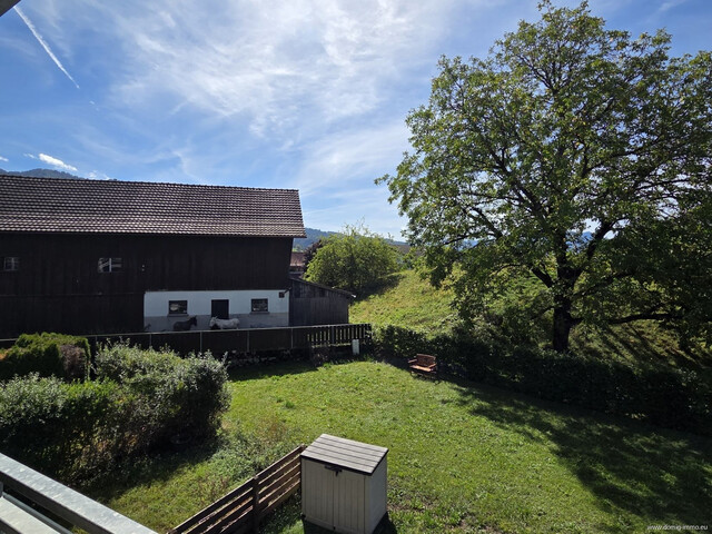 Sehr gepflegte 2-Zimmer-Wohnung mit Balkon und Tiefgaragenplatz in Röthis