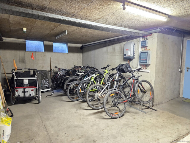 Sehr gepflegte 2-Zimmer-Wohnung mit Balkon und Tiefgaragenplatz in Röthis