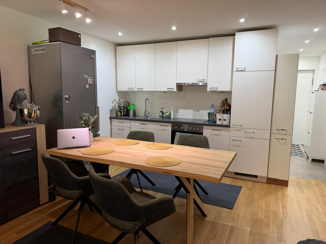 Provisionsfrei: Gepflegte Gartenwohnung mit Tiefgarage, Autoabstellplatz, Terrasse, Garten und Keller!