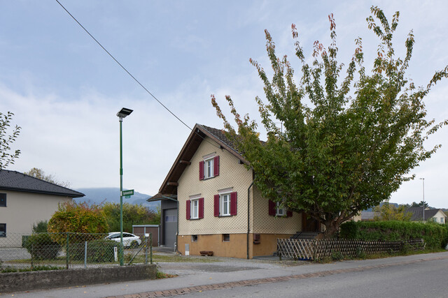 Charme trifft Potential - Haus mit großem Grundstück in Mäder
