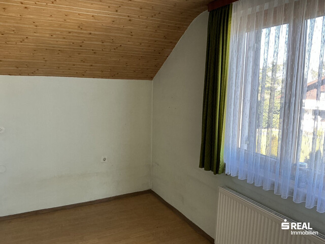 Altes Haus in sehr sonniger Lage an einer Sackgasse