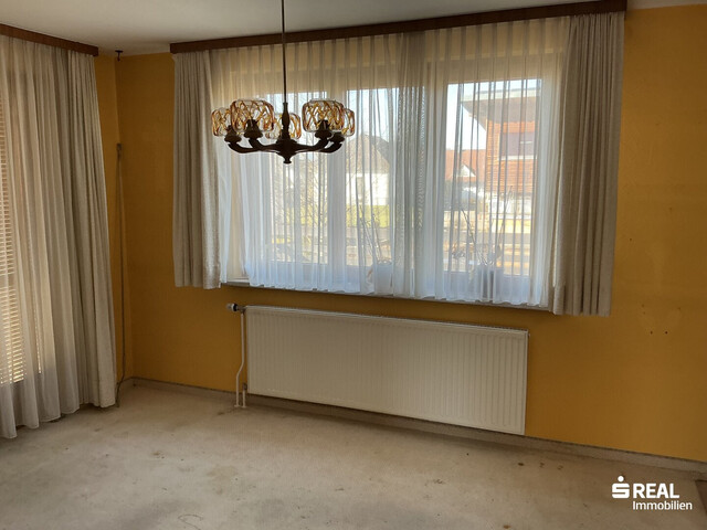 Altes Haus in sehr sonniger Lage an einer Sackgasse