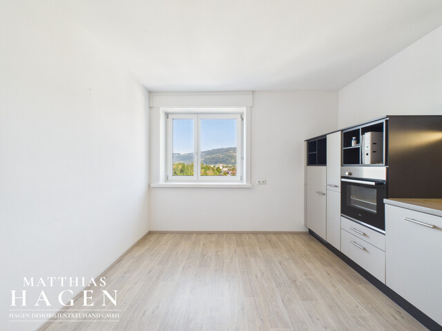 Große 4-Zimmer-Wohnung in zentraler Lage