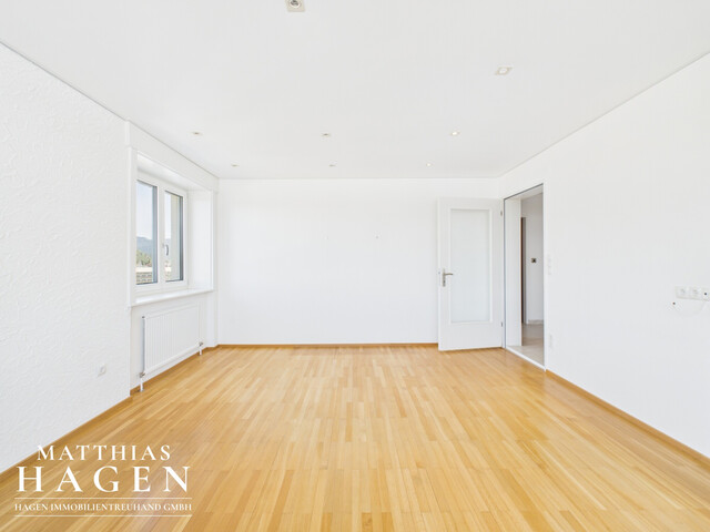 Große 4-Zimmer-Wohnung in zentraler Lage