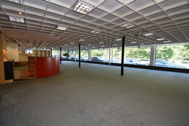 Büro- / Einzelhandelsfläche in bester Lage jetzt zur Miete verfügbar – Sichern Sie sich hohe Kundenfrequenz!