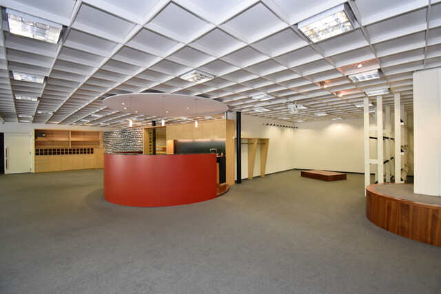 Büro- / Einzelhandelsfläche in bester Lage jetzt zur Miete verfügbar – Sichern Sie sich hohe Kundenfrequenz!