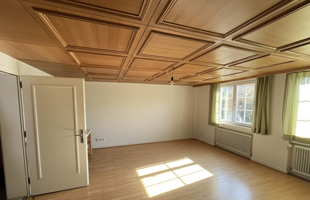 Geräumige Wohnung mit 2 Parkplätzen, Terrasse, Keller und Fahrradabstellraum