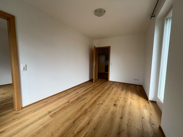 Renovierte Wohnung in stilvollem Haus am Rhein