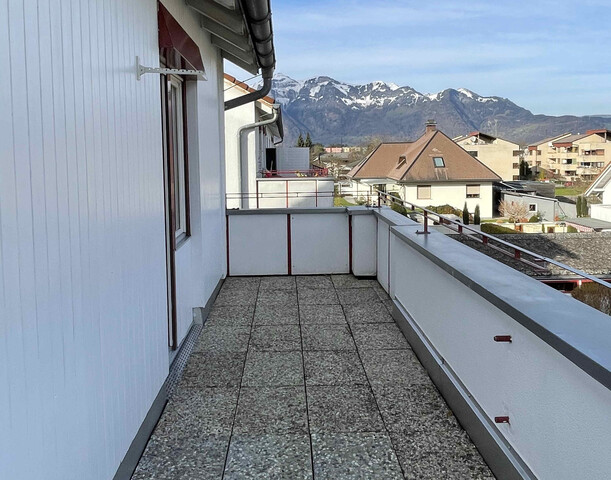 Schöne 2-Zimmer-Dachterrassenwohnung in zentraler Lage in Gisingen zu vermieten