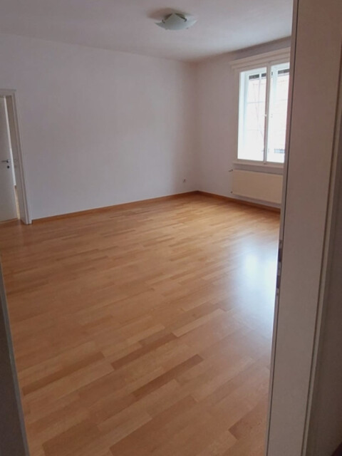 Stilvolle 2-Zimmer-Altbauwohnung in der ehemaligen Bregenzer Nationalbank – Exklusives Wohnen im Herzen der Fußgängerzone
