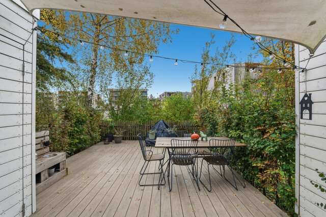 ruhig gelegenes Reihenhaus mit Garten, Terrassen und Carport
