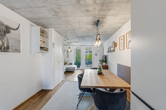 ruhig gelegenes Reihenhaus mit Garten, Terrassen und Carport