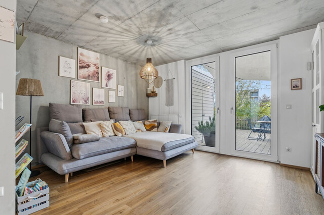 ruhig gelegenes Reihenhaus mit Garten, Terrassen und Carport