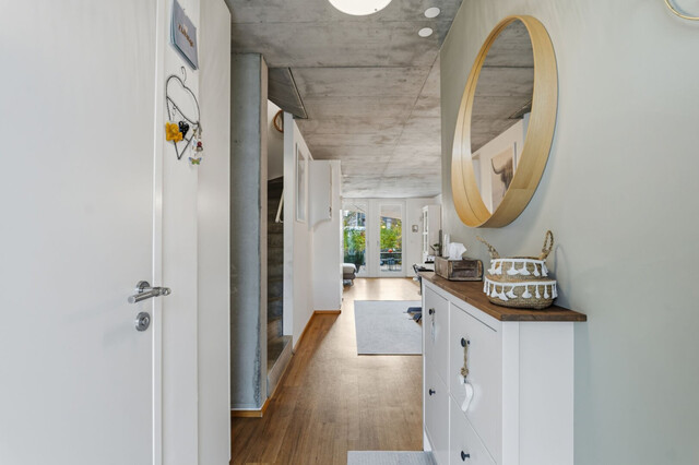 ruhig gelegenes Reihenhaus mit Garten, Terrassen und Carport