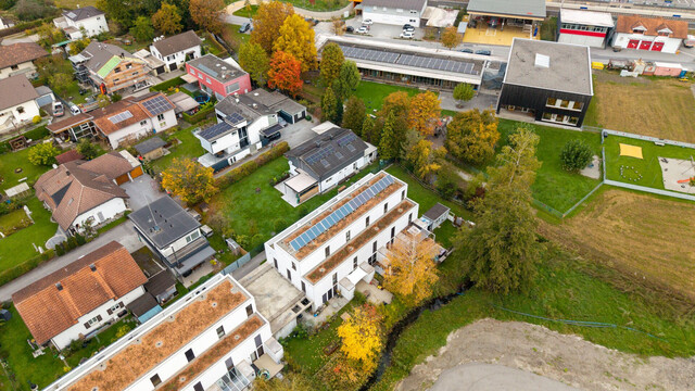 ruhig gelegenes Reihenhaus mit Garten, Terrassen und Carport