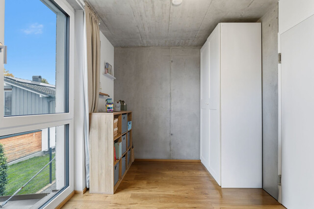 ruhig gelegenes Reihenhaus mit Garten, Terrassen und Carport