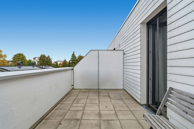 ruhig gelegenes Reihenhaus mit Garten, Terrassen und Carport