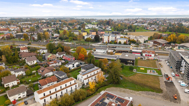 ruhig gelegenes Reihenhaus mit Garten, Terrassen und Carport