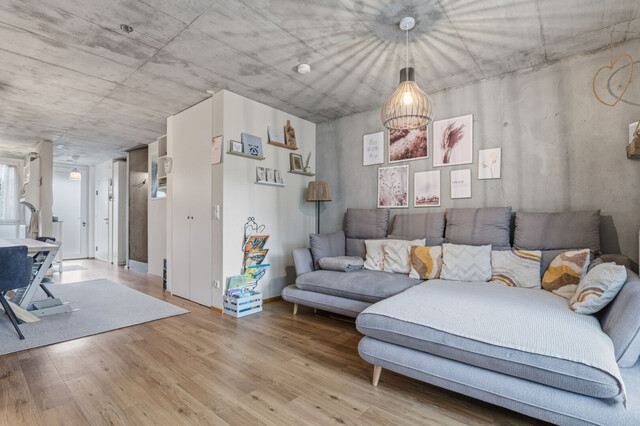 ruhig gelegenes Reihenhaus mit Garten, Terrassen und Carport