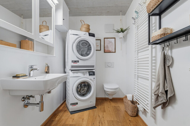 ruhig gelegenes Reihenhaus mit Garten, Terrassen und Carport