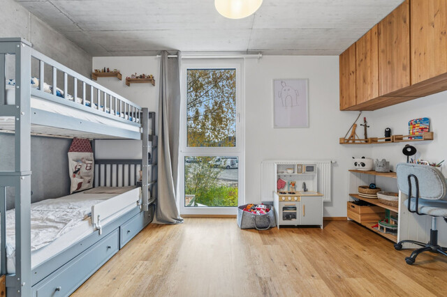 ruhig gelegenes Reihenhaus mit Garten, Terrassen und Carport