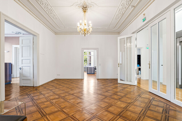 Historische Gewerbefläche zu vermieten - Villa Menti