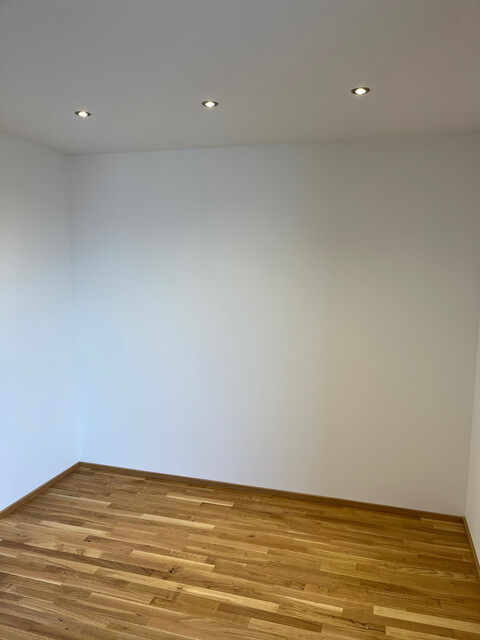 Moderne 2 Zimmer Dachgeschosswohnung mit Garage, Balkon und Keller in Neubau - provisionsfrei