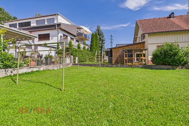 Wohnen in Lauterach: Einfamilienhaus mit großem Grundstück und Renovierungspotenzial