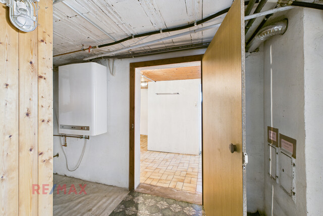 Wohnen in Lauterach: Einfamilienhaus mit großem Grundstück und Renovierungspotenzial