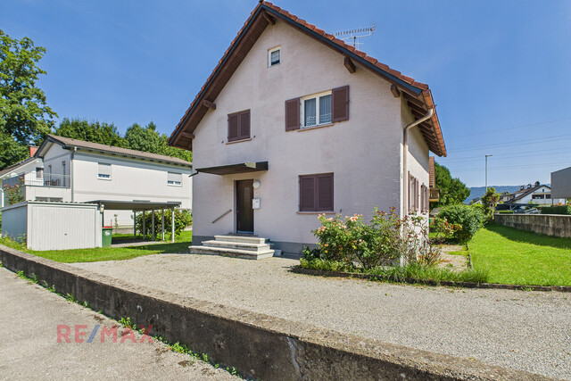 Wohnen in Lauterach: Einfamilienhaus mit großem Grundstück und Renovierungspotenzial