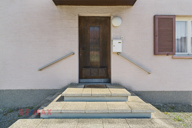 Wohnen in Lauterach: Einfamilienhaus mit großem Grundstück und Renovierungspotenzial