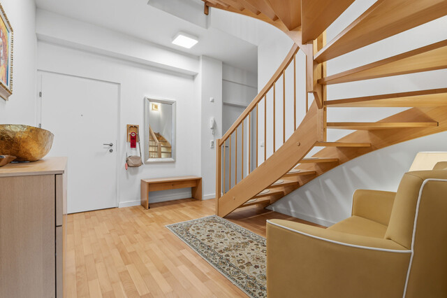 Exklusive Penthouse-Maisonette mit 100 m² Dachterrasse und Alpenpanorama!