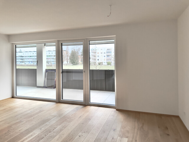 3 Zimmer Gartenwohnung Süd-West orientiert . SEEnahes FREIstehendes DREIgeschoßiges Wohngebäude  Angrenzend an Weingärten. In Sackgasse. T2