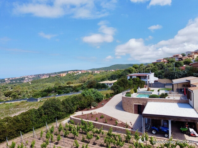 Mediterranes Anwesen mit Weinberg, Olivenhain & Meerblick – Badesi, Sardinien