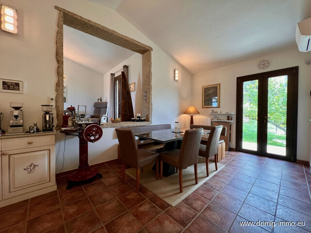 Mediterranes Anwesen mit Weinberg, Olivenhain & Meerblick – Badesi, Sardinien