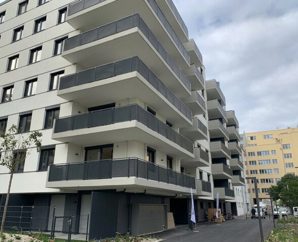 Wunderschöne 2 Zimmer Wohnung mit Garten