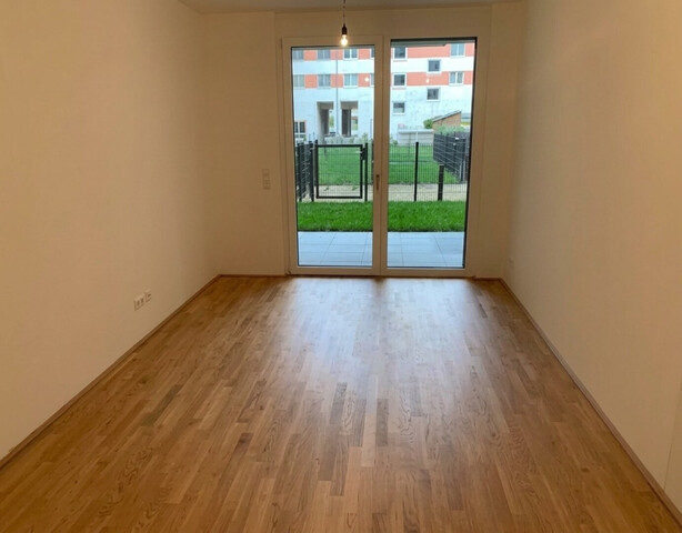Wunderschöne 2 Zimmer Wohnung mit Garten