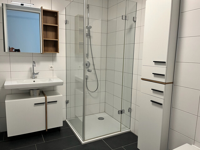 Exklusive 2-Zimmerwohnung mit Penthouse-Flair, großer Terrasse und Loggia, in Grenznähe